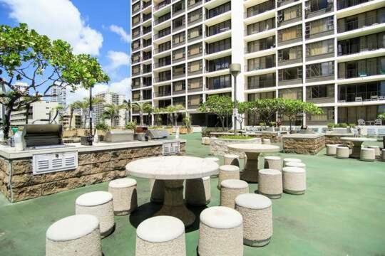 Deluxe Panoramic Mountain View Condo - 37Th Floor, Free Parking & Wifi Condo Honolulu Extérieur photo