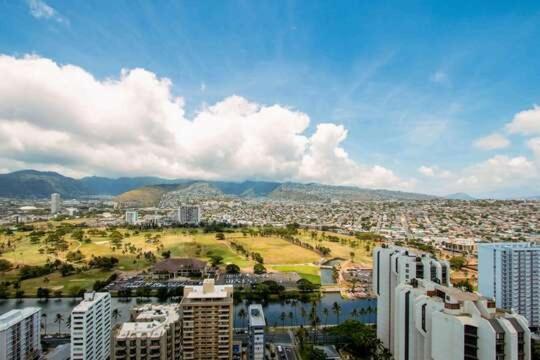 Deluxe Panoramic Mountain View Condo - 37Th Floor, Free Parking & Wifi Condo Honolulu Extérieur photo